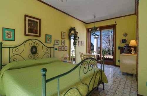 Tiberio Villa | Casa Rossella - Casa con giardino by ItalianHost