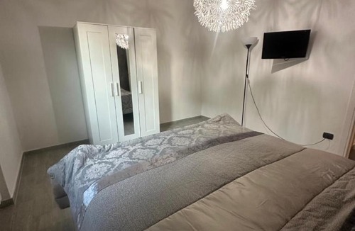 Limbiate Apartment | Casa strauss, elegante bilocale immerso nel verde