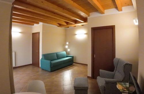Monasterolo del Castello House | Casa Vacanze al Lago P1