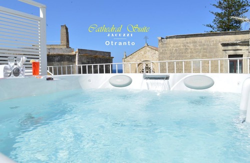 Otranto Historic Centre House | Cathedral Suite | Otranto with private rooftop JACUZZI ~ Luxury aparthotel ~