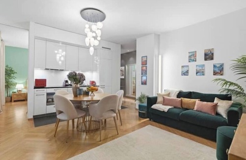 Center Apartment | Central | AC | Private Terrace | Free Parking