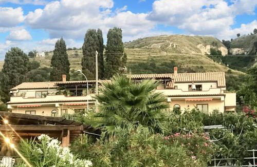 Parghelia Apartment | Charming House with Pool