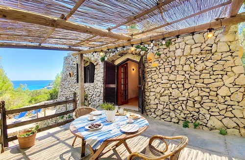 Castro Marina Cottage | Charming stone trullo with sea access (house F)