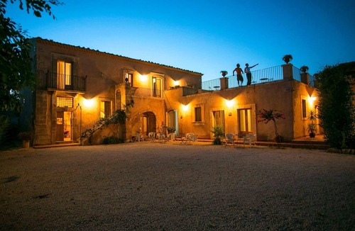 Syracuse Apartment | Comfortable studio apartment 6 km from Syracuse city
