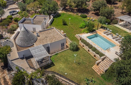 Monopoli Villa | Complex of trulli with private pool overlooking the sea