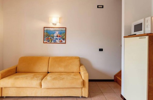 Garda Apartment | Corte delle Rose by Interhome