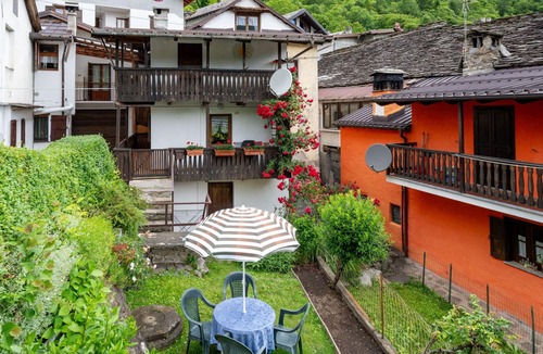 Calasca-Castiglione Apartment | Cosy apartment for 5 people with WIFI, TV and pets allowed