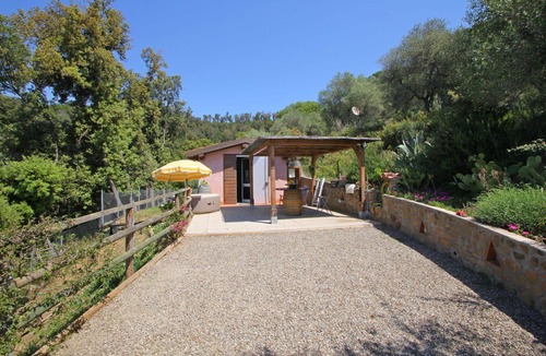 Castiglione della Pescaia House | Cottage surrounded by nature near Sea