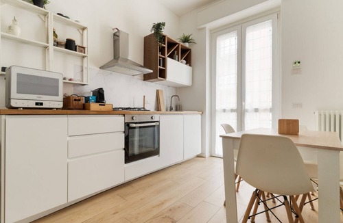 Barona Apartment | Cozy 53m2 apartment, perfect for 3 people, located on the raised ground floor.The accommodation is located in the Barona area, close to the Naviglio Grande and characterized by a rural soul with ancient farmhouses and recent urban redevelopment.The area