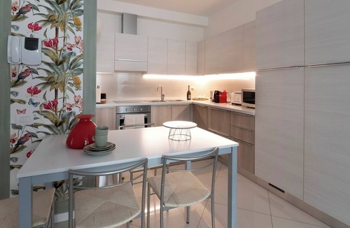 Treviso Apartment | Cozy river-view apartment, a stone's throw from the cathedral.