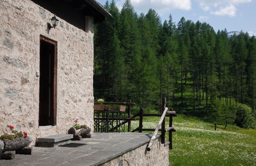 Alpe Devero Ski Chalet | Cozy typical chalet with panoramic mountain views, pets allowed and garden