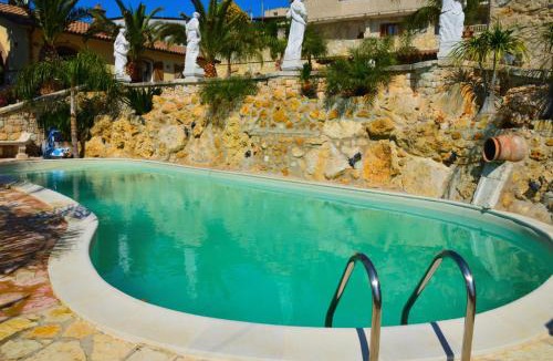 Alcamo Villa | Dependence Desiree