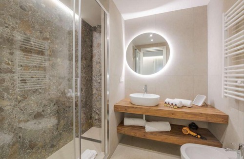 Loreto Apartment | Design - 3 Bedrooms & 2 Bathrooms - B Home