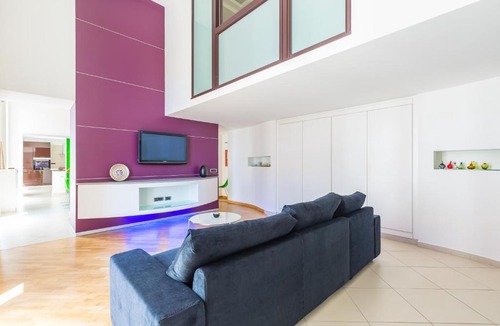 Montecalvario Apartment | Design & Studio Duplex at National Museum