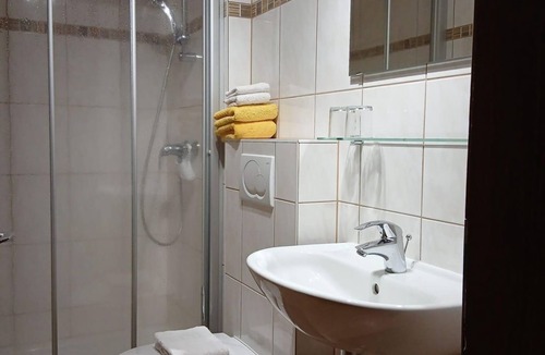 Sankt Oswald Bed & Breakfast | Doppel- Oder Dreibettzimmer Copy - Alte Schule