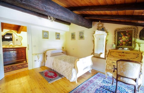 Est Bed & Breakfast | Dorigny Historic Villa - Single Room with Garden View