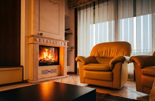 Alzano Lombardo Apartment | Dreamescape House