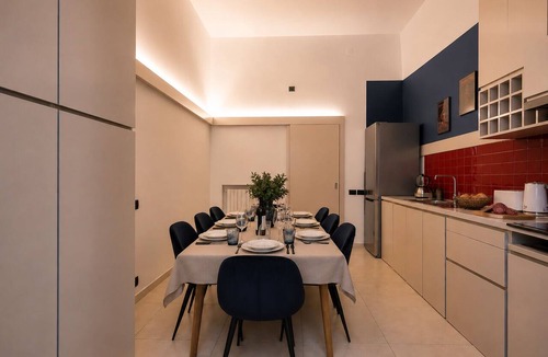 Historical Center Apartment | Elegant and bright 220 sqm renovated flat in the city center