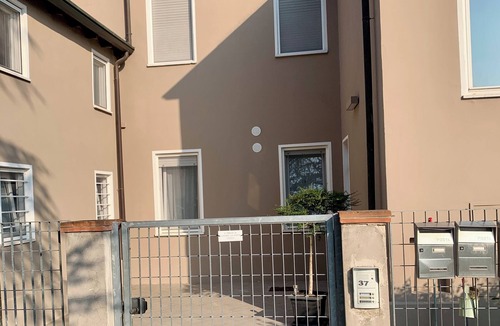 Mantua Apartment | ELEGANTE E TRANQUILLA CASA VACANZE A 2 PASSI DAL LAGO SUPERIORE.