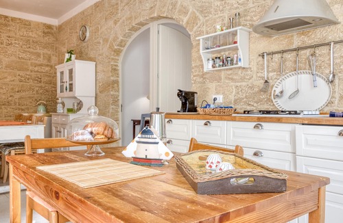 Vignacastrisi Villa | Fantastic pool villa w/private park 2km from sea