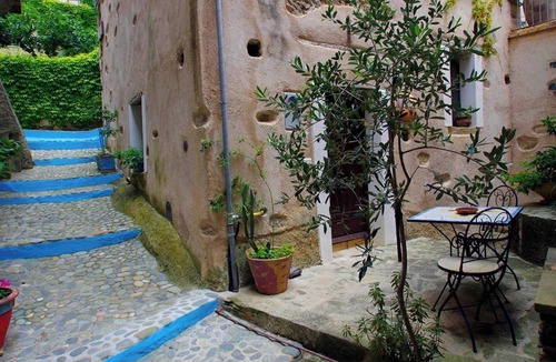 Belmonte Calabro Apartment | Feature House in the Historic Centre of Belmonte Calabro, Nature and Culture