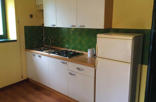 Idro Apartment | First row to the lake for 5 people