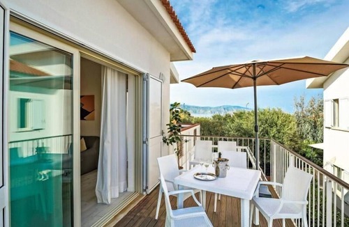 Marchesana Apartment | Flat with barbecue, terrace and pool
