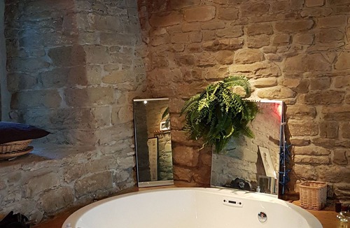 Casola Valsenio Bed & Breakfast | fortcozzo - 2021 jacuzzisuite, sauna