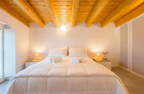 Adro Apartment | Franciacorta Hills Panorama Loft with Terrace