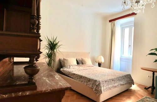 Roiano-Gretta-Barcola-Cologna-Scorcola Apartment | Galileo Galilei Design Apartment by the Park