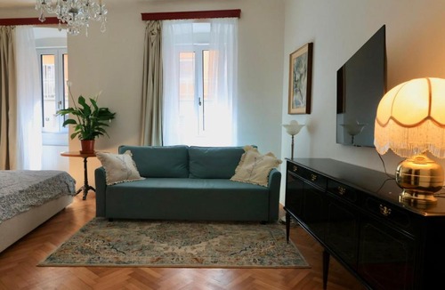 Roiano-Gretta-Barcola-Cologna-Scorcola Apartment | Galileo Galilei Design Apartment by the Park