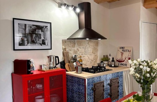 Palazzolo Acreide Historic Centre Apartment | 'GNU'PA' Oxide