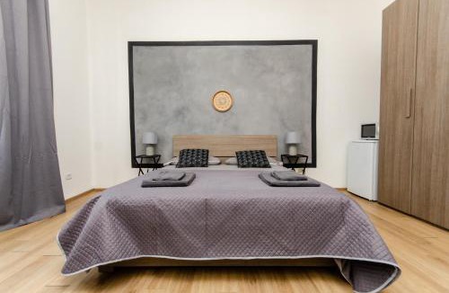 Lazzaretto Apartment | Grey Room