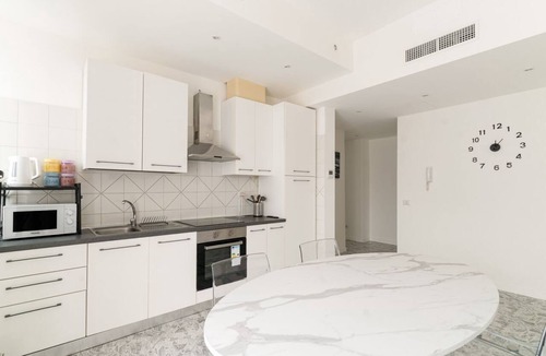 Navigli Apartment | GuestHost - Comfortable apartment of about 85 square meters, ideal for 4 people, located on the first floor of a building with a lift (NOT suitable for disabled people - there are some steps at the entrance).The property is located in a strategic area, f