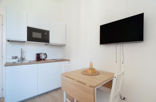 Segnano Apartment | GuestHost - Comfy Studio Ca' Granda MM5