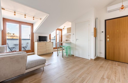 Bruzzano Apartment | GuestHost - Cozy Studio With Parking 5 min walk from the bus stop