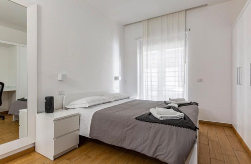 Lungarno del Tempio Apartment | GuestHost - Florence Cozy Apartment with Small Terrace