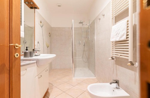 Bruzzano Apartment | GuestHost - Spacious Apartment 600 mt to Metro M3 Comasina