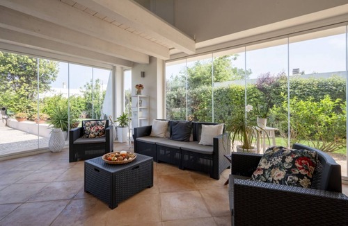 Polignano a Mare Villa | GuestHost - Splendid villa that accommodates 5 people, located in an exclusive residential complex on the hills overlooking the sea of ​Polignano. The villa is bright, with a large veranda and equipped patio to enjoy relaxing moments. Furnished with