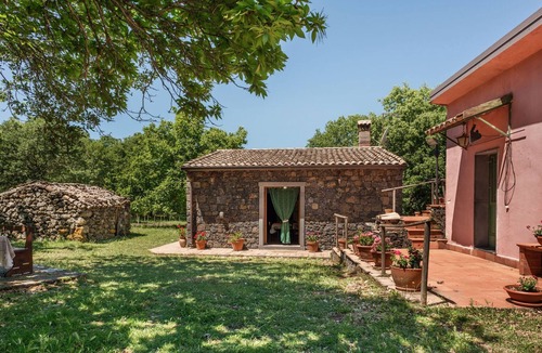 Maletto Villa | Hill-View Villa in Maletto with Garden