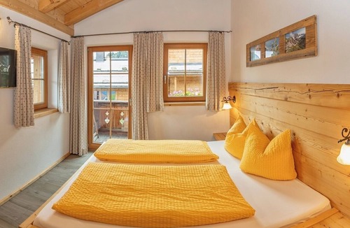 Aschau Im Zillertal Ski Chalet | „Hochzillertal“ Holiday Cabin on Kama Alm – Comfort & Panorama !