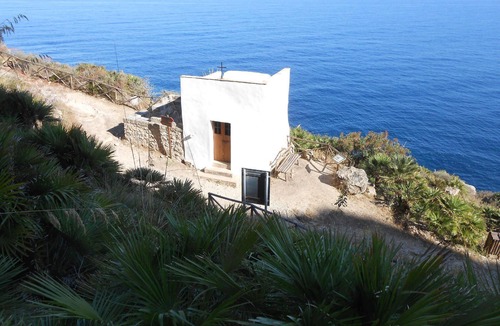 Custonaci House | Holiday flat with water view
