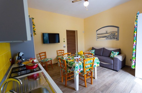 Marsala House | Holiday Home 'Ficurigna' with Private Garden, Wi-Fi and Air Conditioning