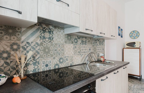 Partanna House | Holiday Home 'La Vanedda' with Private Terrace, Wi-Fi and Air Conditioning