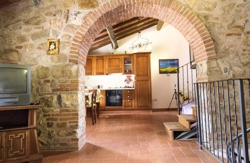 Massa Marittima Apartment | Homerez - Spacious appartement for 8 ppl. with shared pool at Massa Marittima