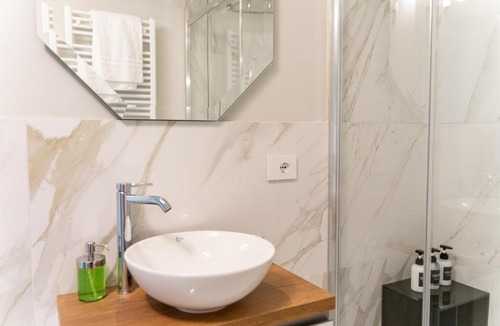 San Zeno Apartment | HomeThirtyFour
