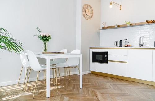 San Zeno Apartment | HomeThirtyFour