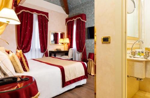 San Marco Hotel | Hotel A La Commedia