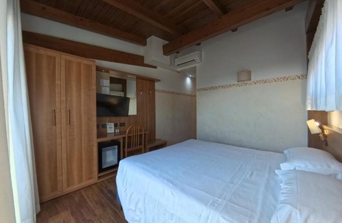 Bagni di Tivoli Hotel | Hotel Aurora