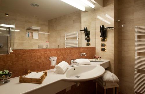 Langhe and Roero Hotel | Hotel Calissano
